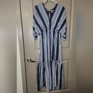 Taylor Size 10 Navy and White Maxi Dress